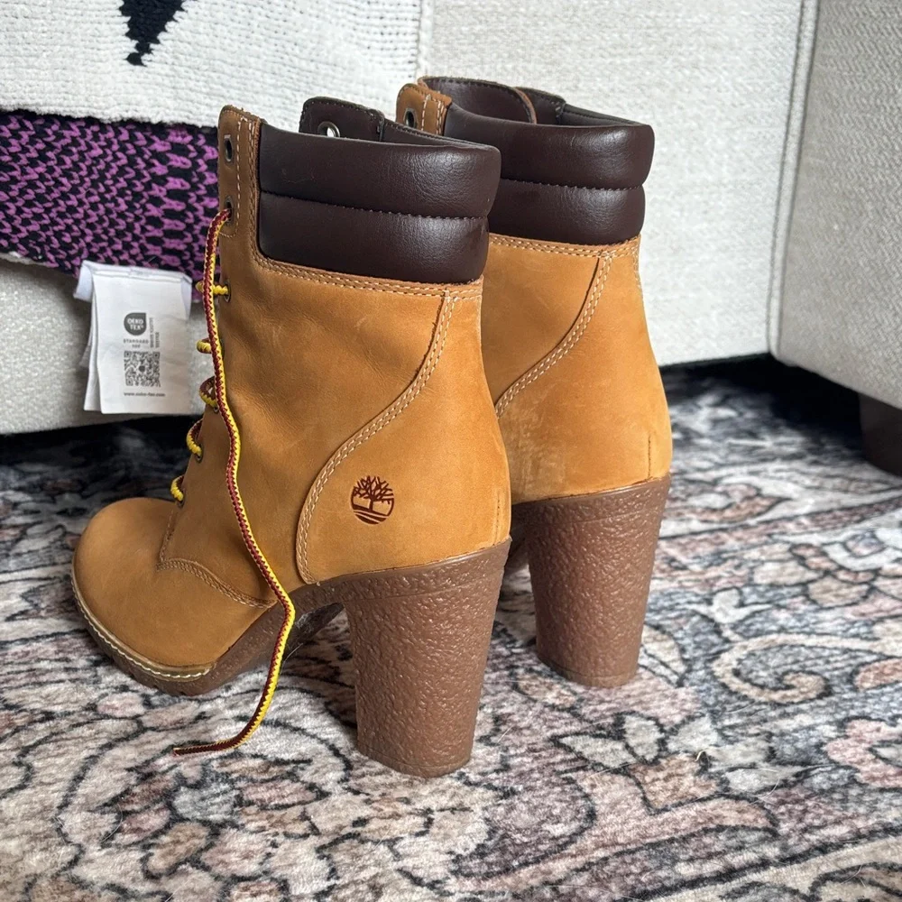 Timberland Women's Brown Lace-Up Boots - Picture 2 of 7